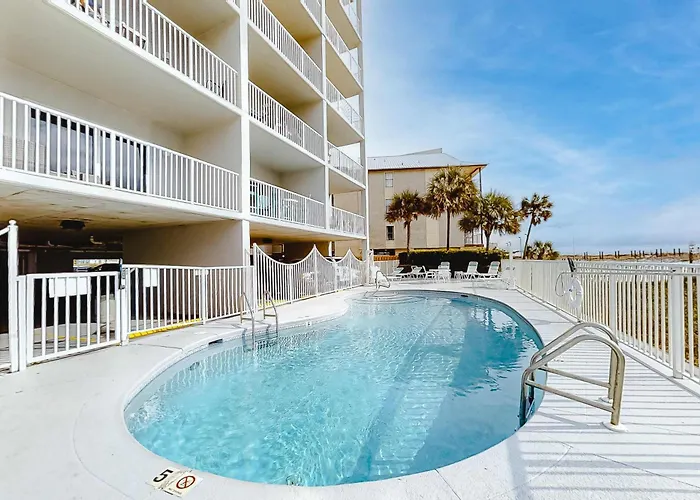 Holiday home Bright And Convenient Overlooking The Gulf Shared Pool Free Wifi