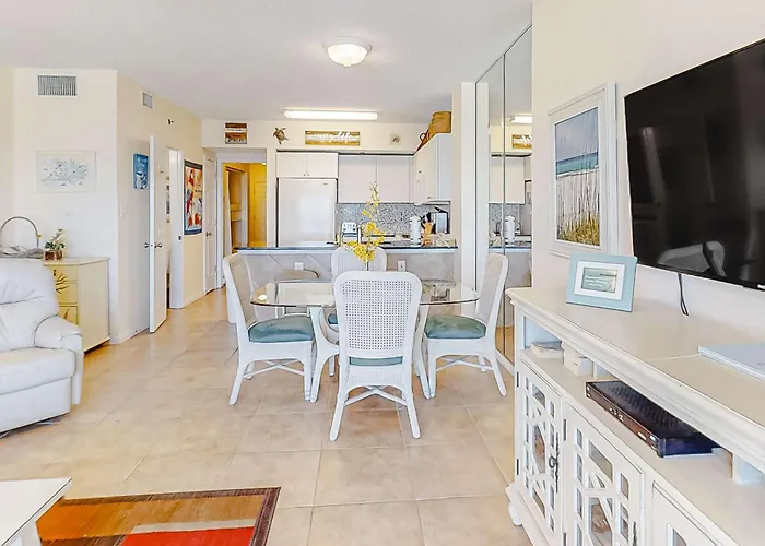 Holiday home Bright And Convenient Overlooking The Gulf Shared Pool Free Wifi
