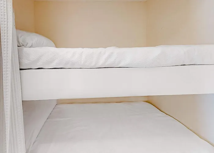Bright And Convenient Overlooking The Gulf Shared Pool Free Wifi
