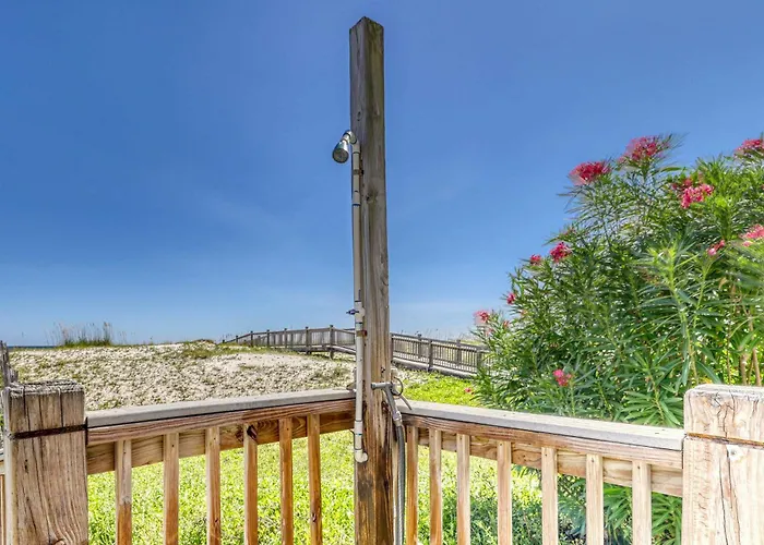 Holiday home Bright And Convenient Overlooking The Gulf Shared Pool Free Wifi